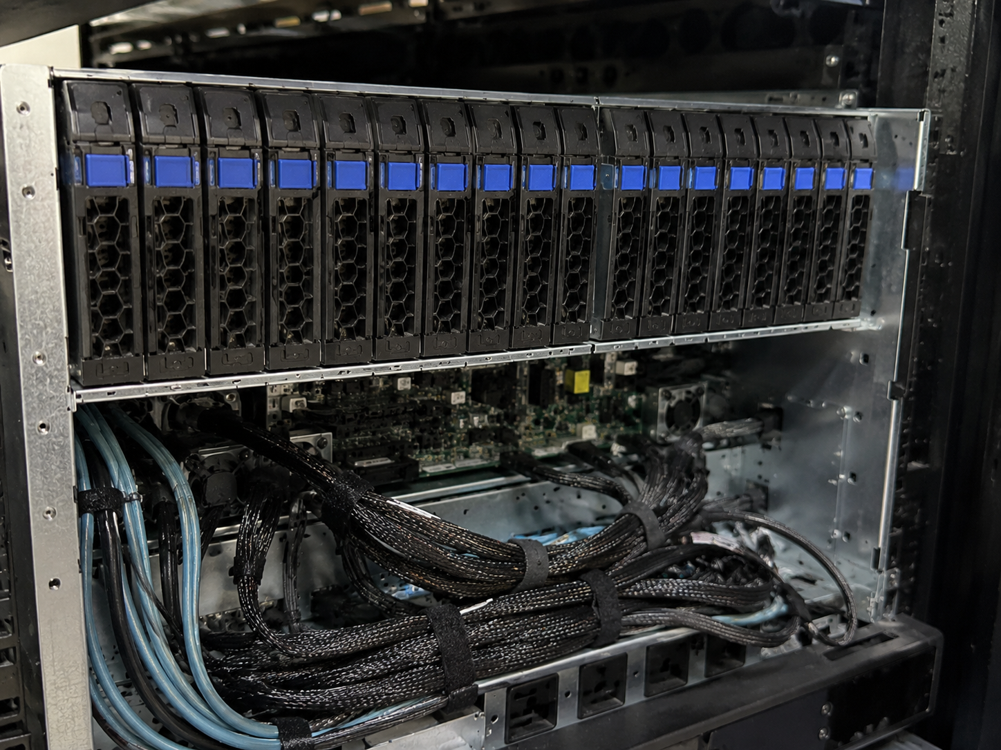 Mini SAS HD SFF-8643 to U.2 Cable Assemblies product selection and application review